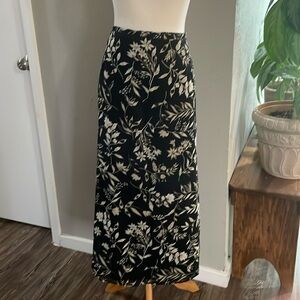 BICÉ Black Floral Lined Skirt (NWT)